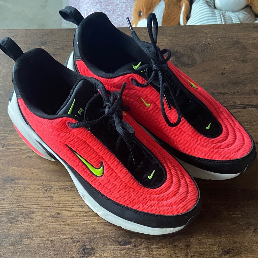 Nike Women’s AirMax Portal 9